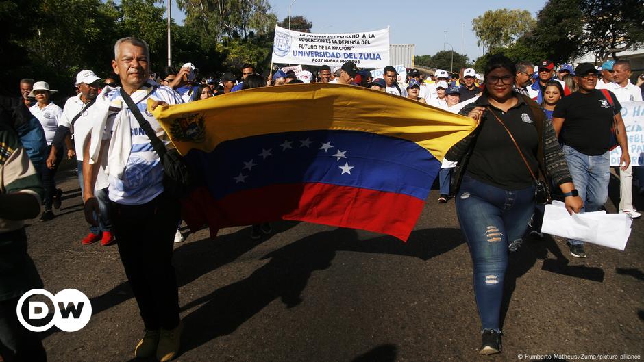 Las protestas por mejoras salariales siguen en Venezuela DW 18/01/2023