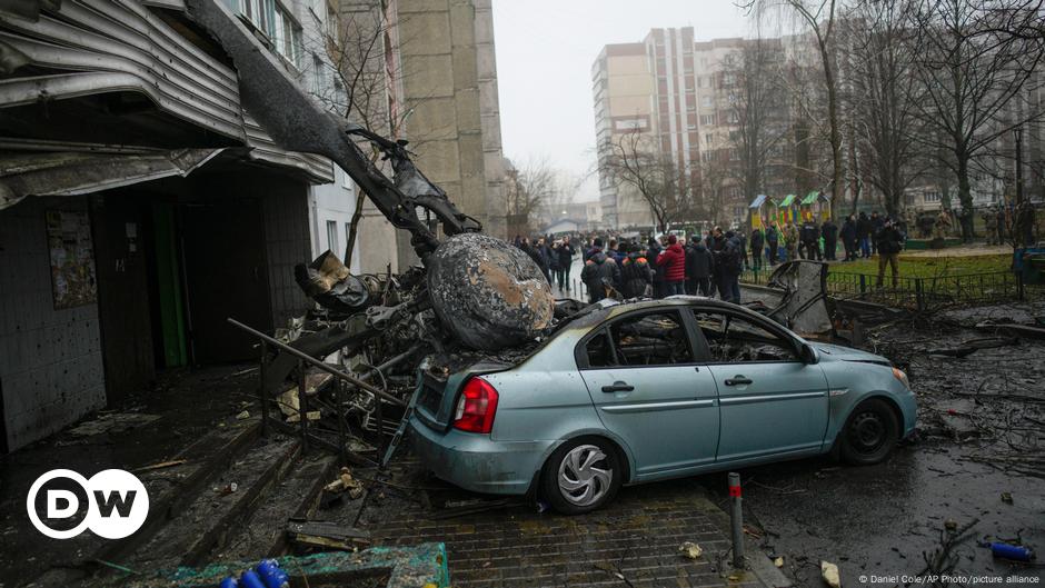 Ukraine updates: Interior minister dies in helicopter crash – DW – 01/18/2023