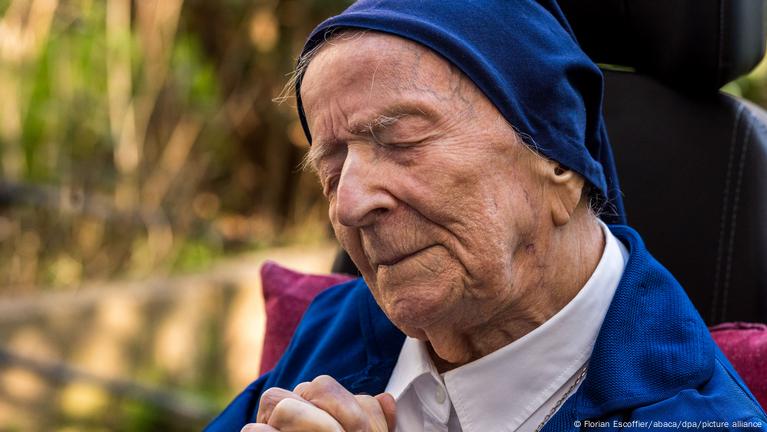 Fallece En Francia La Mujer Más Longeva Del Mundo – DW – 18/01/2023