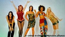 Die britische Girlband Spice Girls, bestehend aus Victoria Adams, Melanie Brown, Emma Bunton, Melanie Chisholm und Geraldine Halliwell, Großbritannien 1990er Jahre. British girl pop band Spice Girls, Great Britain 1990s.