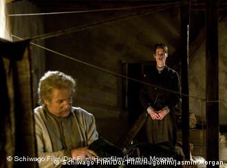 Szene aus dem Film "Mein Kampf" mit Götz George und Tom Schilling (2011)