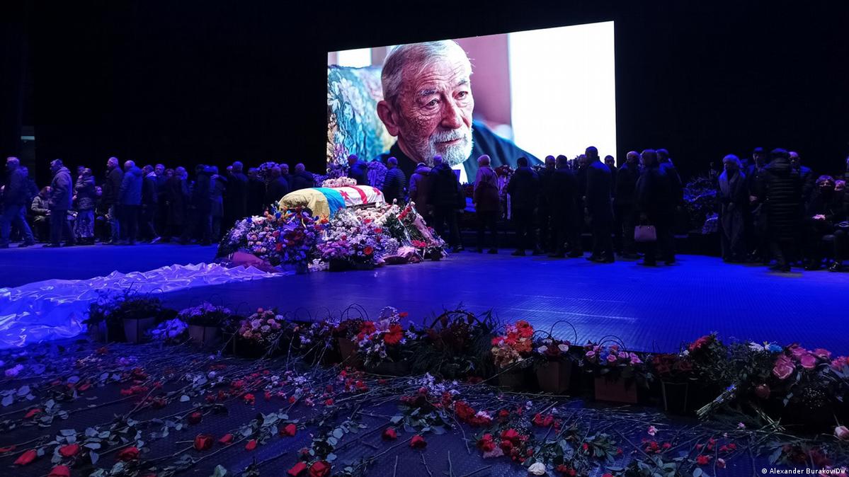 Включай прощание. Похороны Кикабидзе. Прощание с Кикабидзе в Тбилиси. Похороны Кикабидзе 19 января 2023 года.