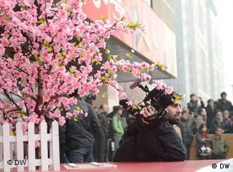 北京王府井，外国记者关注“茉莉花革命”