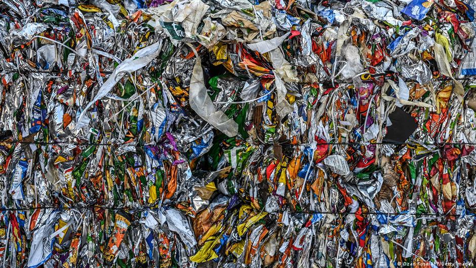 Can enyzmes really help solve the plastic crisis? – DW – 05/08/2023 - Vimarsana News