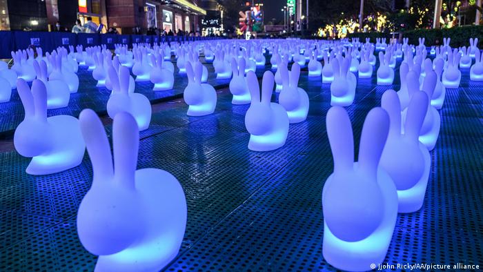 广州正佳广场的兔年节日装置