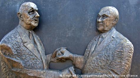 Германија Спомен-плоча | Споменик на Аденауер и Де Гол, помирување на Германија со Франција