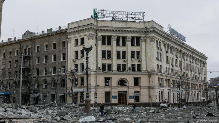 Das beschädigte Giprokoks-Gebäude im Zentrum von Charkiw