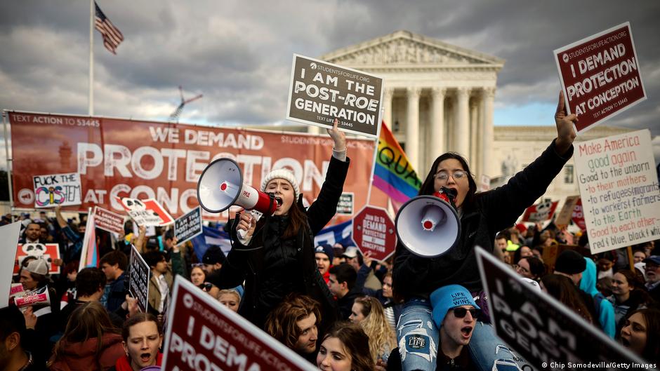 US: Abortion opponents celebrate end of Roe amid backlash – DW – 01/21/2023 - Vimarsana News