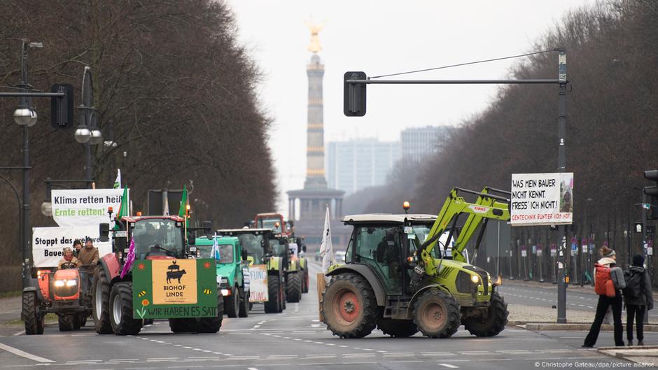 Deutsche Bauernkundgebung für staatliche Unterstützung – DW – 21.01.2023