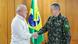 Presidente Luiz Inácio Lula da Silva aperta mão de general Tomás Miguel Ribeiro Paiva Presidente Luiz Inácio Lula da Silva aperta mão de general Tomás Miguel Ribeiro Paiva