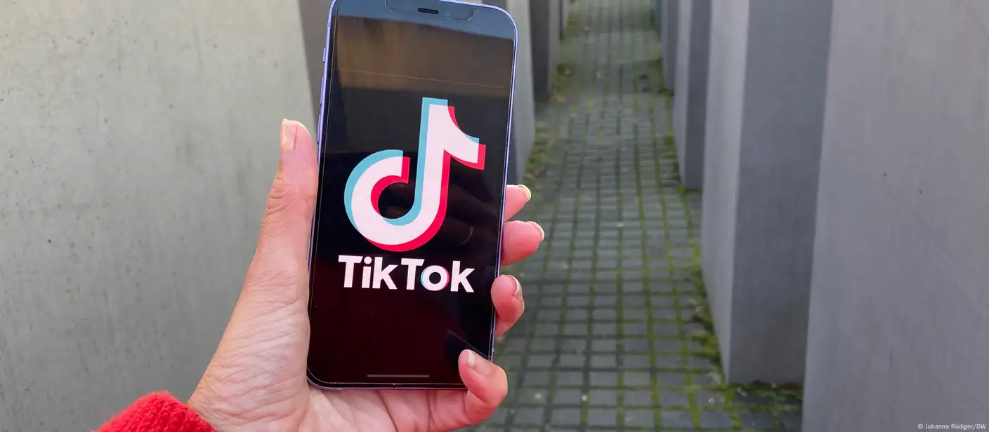 История Холокоста в TikTok – DW – 27.01.2023