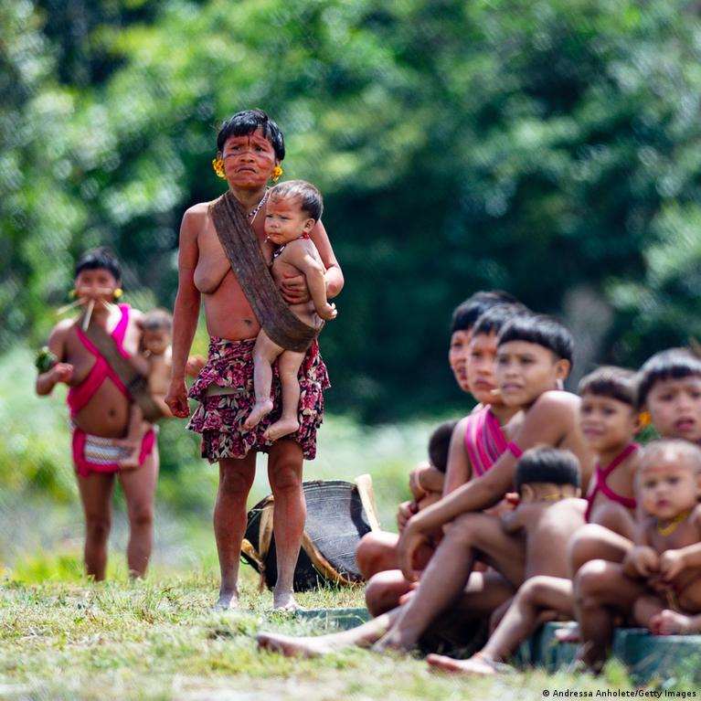 Garimpo e ina&ccedil;&atilde;o do governo levaram yanomami a trag&eacute;dia &ndash; DW &ndash; 22/01/2023