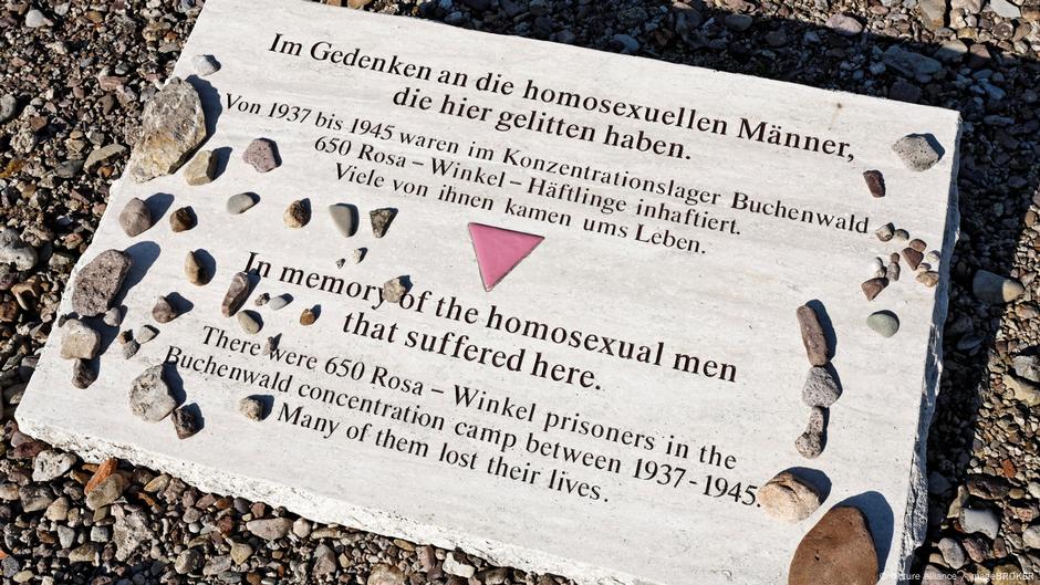 Tabla u znak sećanja na žrtve homoseksualce nalazi se i u muzeju koncentracionog logora Buhenvald u blizini Vajmara