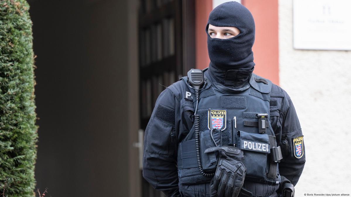 Germany: 5 charged with treason in suspected terror plot – DW – 01/23/2023