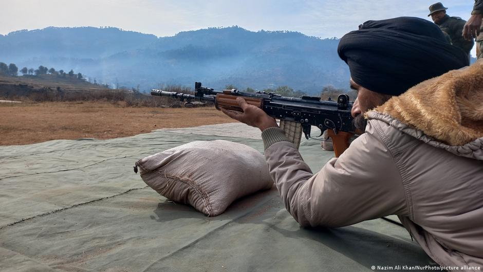 Why is India arming villagers in Jammu and Kashmir? – DW – 01/24/2023 - Vimarsana News