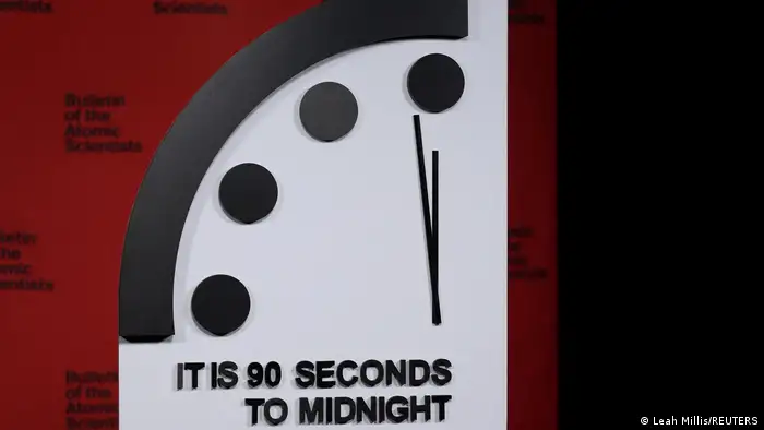 “世界末日时钟”（Doomsday Clock）的午夜12点象征着人类的末日