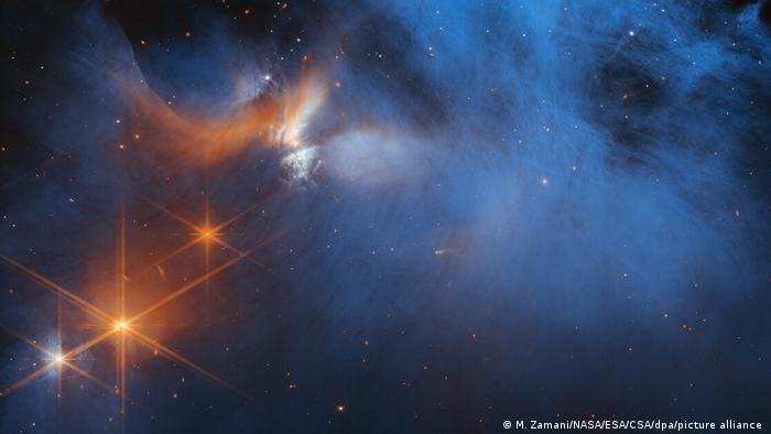 Esta imagen del telescopio espacial James Webb muestra la región central de la nube molecular oscura Camaleón I, a 630 años luz de distancia.