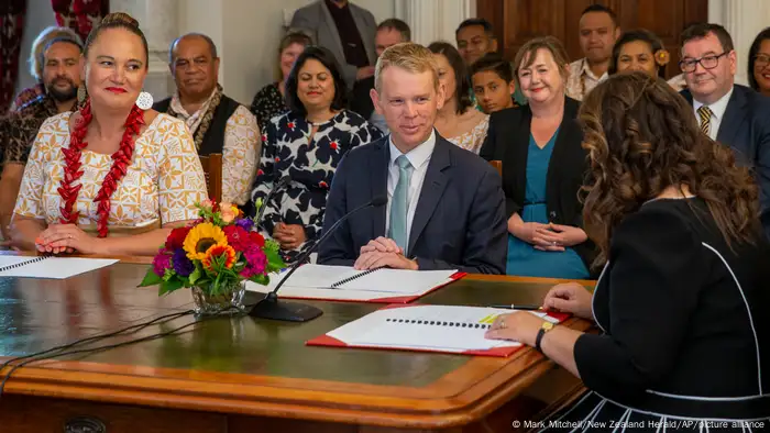 An der Seite des neuen Premierministers Chris Hipkins: die Maori-stämmige Carmel Sepuloni, die als Vize fungiert 