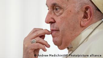 Προβληματίζει τον Φραγκίσκο αμφιλεγόμενη αγορά ακινήτου στο Λονδίνο