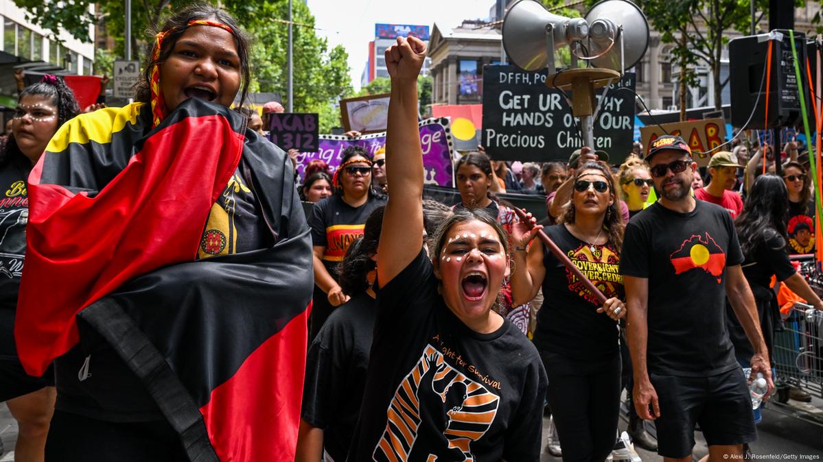 Australia Day holiday marked with 'Invasion Day' rallies DW 01/26/2023