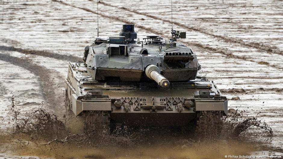 Tenk Leopard 2A6 na poligonu u Minsteru
