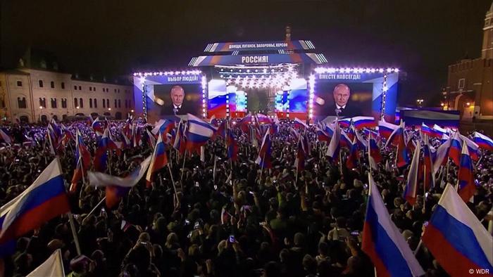 Doku Nahaufnahme Russland im Krieg - Mitmachen oder schweigen?