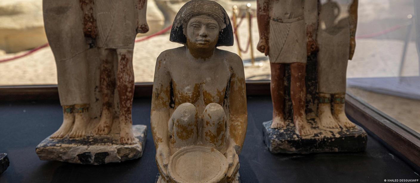 Egypt unveils 4,300-year-old mummy, tombs – DW – 01/26/2023