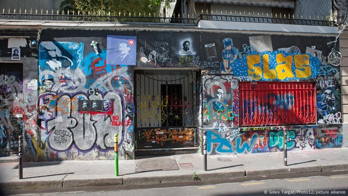  Ehemaliges Haus von Serge Gainsbourg in der Rue de Verneuil, Paris, Frankreich