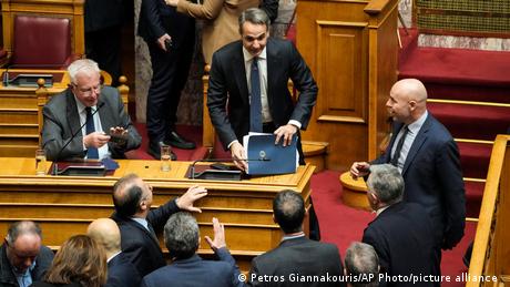 Griechenland Athen Parlament Abstimmung Misstrauensvotum Mitsotakis