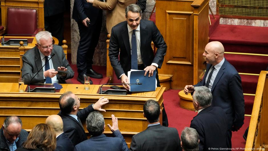 Grčki premijer Micotakis nakon trodnevne debate u parlamentu