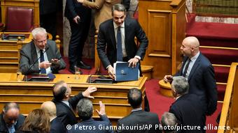 Ελληνική βουλή / Πρόταση δυσπιστίας