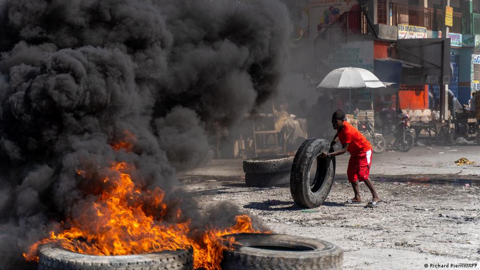 Haiti in turmoil as police riot over officer deaths