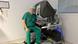 Prof. dr. Žugor sa robotom kojim vrši operacije Prof. dr. Žugor sa robotom kojim vrši operacije