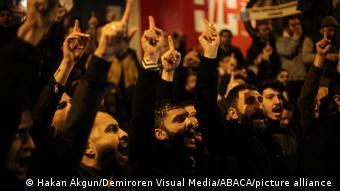 Διαμαρτυρία μπροστά από το σουηδικό προξενείο στην Κωνσταντινούπολη