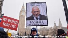 25.01.2023
January 25, 2023, London, United Kingdom: A protester holds an anti-Tory placard with a picture of Nadhim Zahawi, the Conservative Party Chairman currently under investigation over his taxes, during an anti-Tory Government demonstration outside the Parliament. (Credit Image: © Vuk Valcic/SOPA Images via ZUMA Press Wire