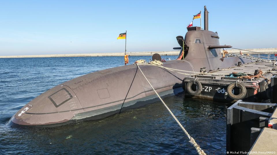 Междувременно от Германия бе поискана и подводница Междувременно от Германия бе поискана и подводница