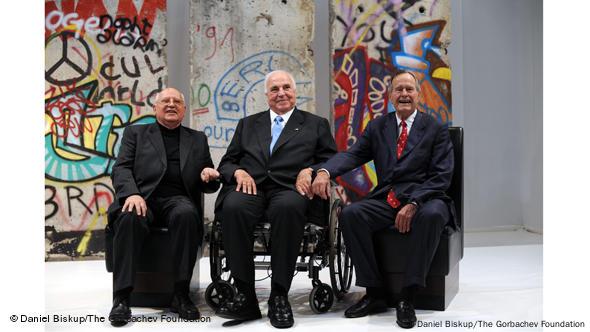 Mikhail Gorvachev, Helmut Kohl and George Bush