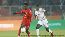 28.01.2023+++ Football - 2022 CAF African Nations Championship - Niger v Ghana - Olympic Stadium - Oran - Algeria. Soumana Boubacar Hainikoye of Niger challenges Konadu Yiadom of Ghana during the 2022 CAF African Nations Championship match between Niger and Ghana at Olympic Stadium in Oran, Algeria on 28 January 2023 ©Alain Suffo/Sports Inc URN:70769120