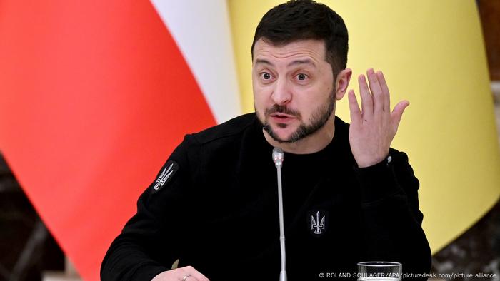 Ukraine Präsident Wolodymiyr Selenskiyj bei einer PK in Kiew