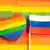 Радужный флаг и флаг РФ