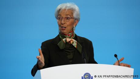 EZB Christine Lagarde auf der Pressekonferenz in Frankfurt