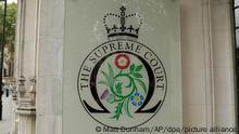10.09.2019***Außenansicht mit einem Schild des Supreme Court am Haupteingang des Obersten Gerichtshofs des Vereinigten Königreichs. Der britische Oberste Gerichtshof wird diese Woche darüber entscheiden, ob der britische Premierminister Boris Johnson das Gesetz gebrochen hat, als er das Parlament am 10.09.2019 in eine fünfwöchige Zwangspause geschickt hat. +++ dpa-Bildfunk +++