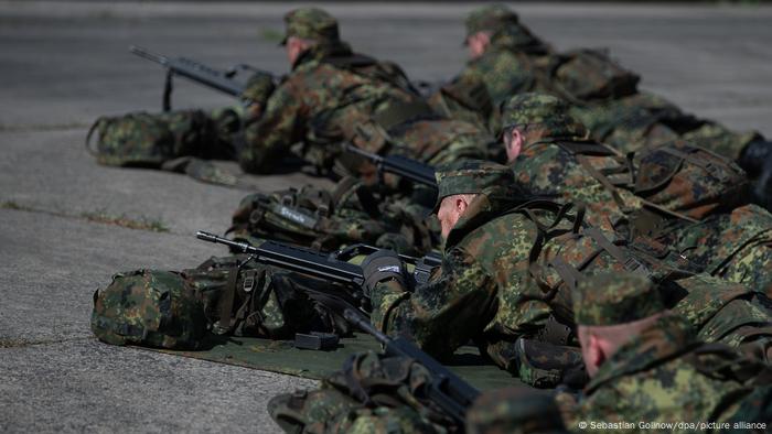 Deutschland | Bundeswehrreservisten bei der Ausbildung (in Hammelburg)