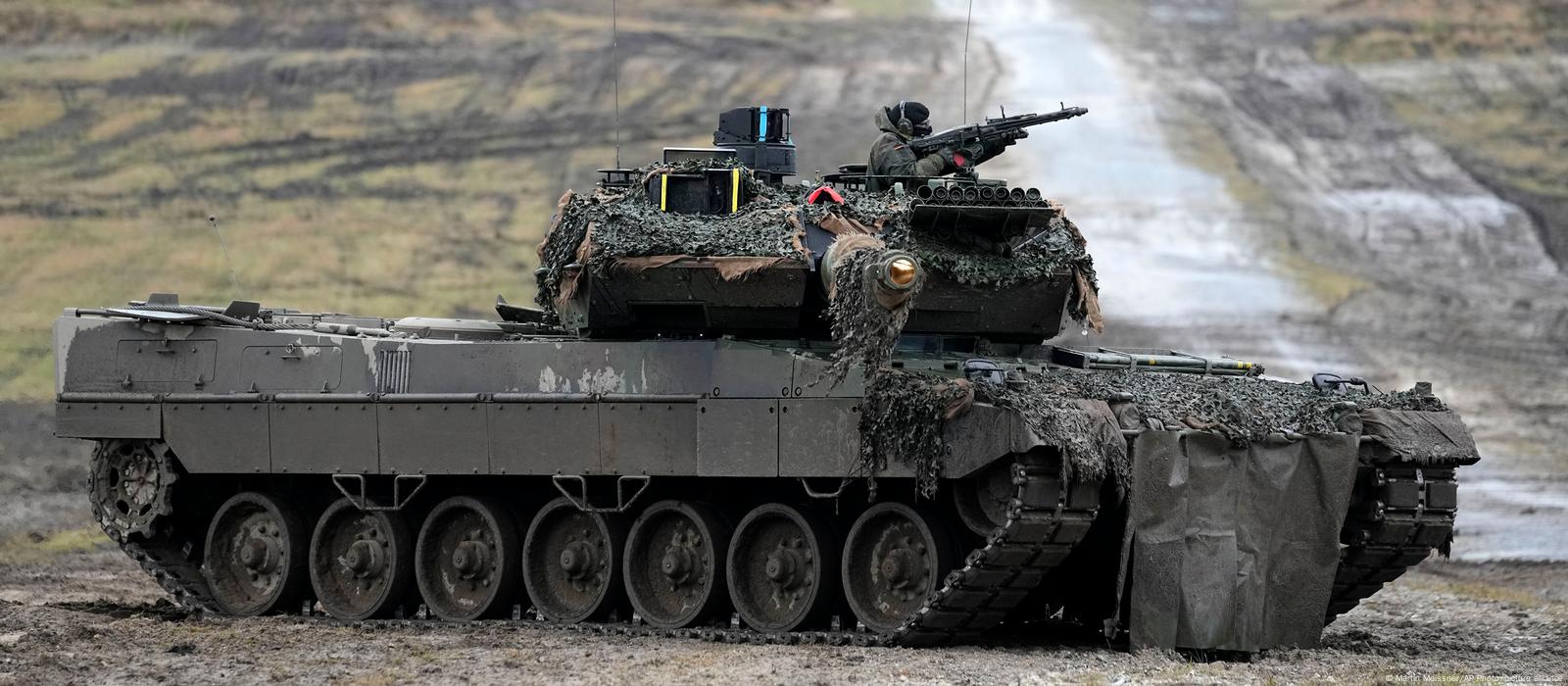 Немецкие танки Leopard 2 прибыли в Украину – DW – 27.03.2023