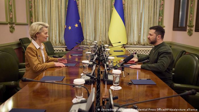 Von der Leyen mit EU-Kommission zu Gesprächen in Kiew
