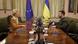 Глава Еврокомиссии Урсула фон дер Ляйен на переговорах с президентом Украины Владимиром Зеленским в Киеве, 2 февраля 2023 года Глава Еврокомиссии Урсула фон дер Ляйен на переговорах с президентом Украины Владимиром Зеленским в Киеве, 2 февраля 2023 года