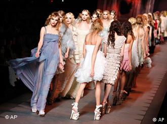 Dior says to keep John Galliano brand going for now - Lifestyle -  Emirates24
