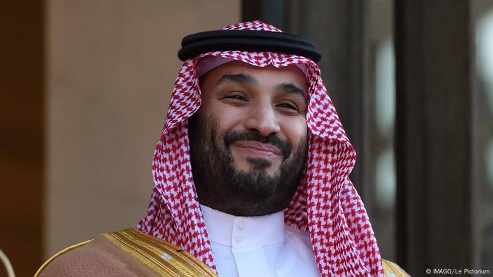 تقوم رؤية 2030 التي أطلقها محمد بن سلمان على أساس تنويع مصادر الاقتصاد بعيدا عن النفط تحسبا لمرحلة ما بعد النفط