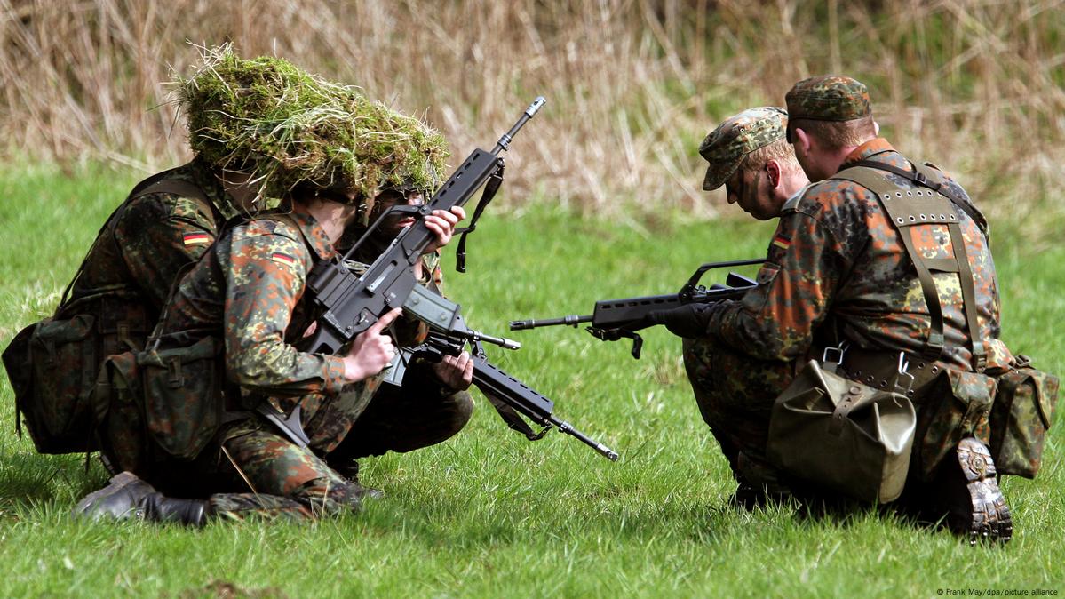 Germany debates reintroducing military conscription DW 02/03/2023