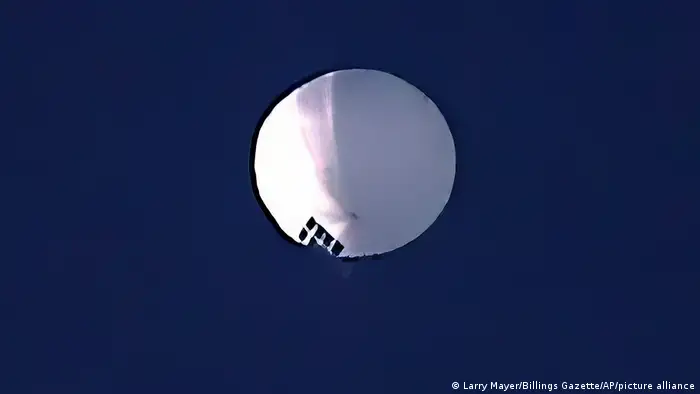 在美国上空拍到的侦察气球图片